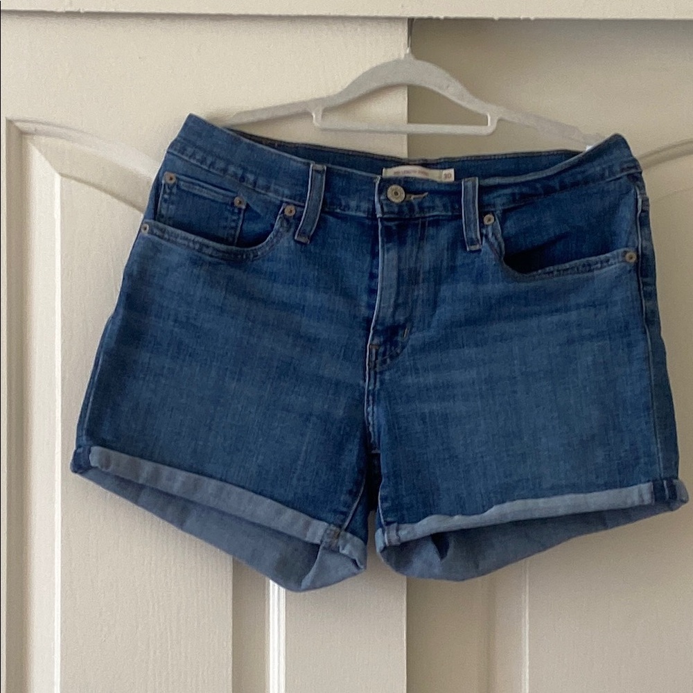 LEVI’S Denin Blue Women's Shorts. Size 30